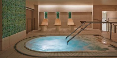 JCKLV24-Hotels-Pool-Spa.jpg
