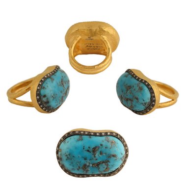 Meshed ring in 22k yellow gold with turquoise and diamonds, price on request; Kurtulan   