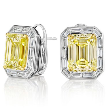 Earrings in 18k gold with 10.02 cts. t.w. emerald-cut yellow diamonds and 2.11 cts. t.w. baguette diamonds, price on request; SES Creations 