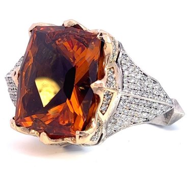 Double finger ring with 39.0 ct. citrine and 4.75 cts. t.w. diamonds