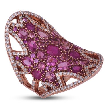One-of-a-kind ring in 18k gold with spinel and diamonds, price on request