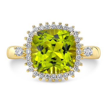Ring in 14k yellow gold with cushion peridot and 0.25 ct. t.w. diamonds