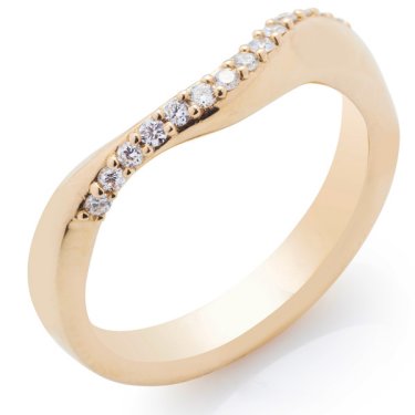 Ribbon curved band in 14k yellow gold with 0.16 ct. t.w. diamonds
