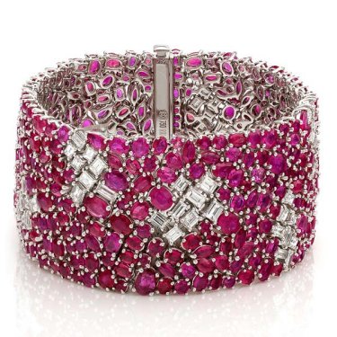 Enchanted Evening Hyperion bracelet in 18k white gold